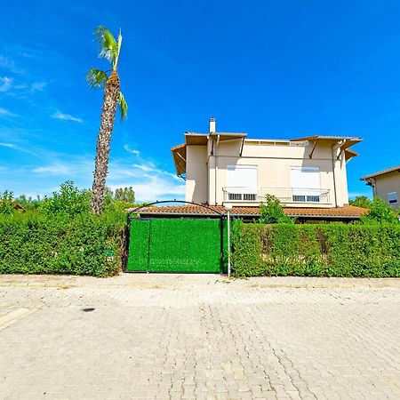 Paradise Town Villa Hazel 贝莱克 外观 照片